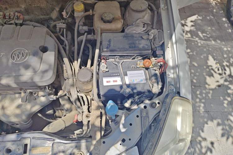 Used Buick Excelle 2013 1.5L Automatic Classic Model Engine Bay Left