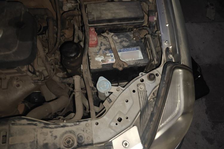 Used Buick Excelle 2013 1.5L Manual Classic Model Engine Bay Left