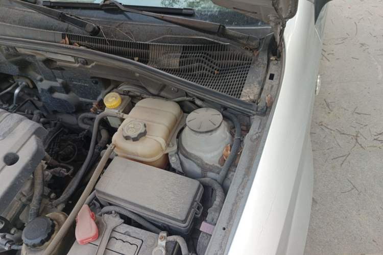 Used Buick Excelle 2013 1.5L Automatic Classic Model Engine Bay Left