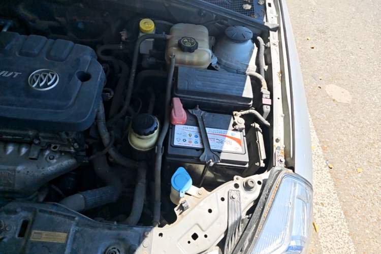 Used Buick Excelle 2013 1.5L Automatic Classic Model Engine Bay Left