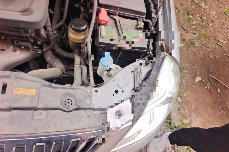 Used Buick Excelle 2013 1.5L Automatic Classic Model Engine Bay Left
