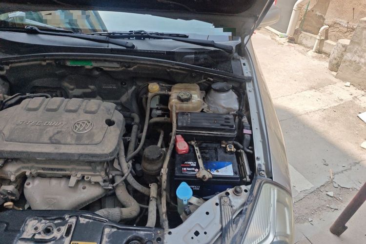 Used Buick Excelle 2013 1.5L Manual Classic Model Engine Bay Left