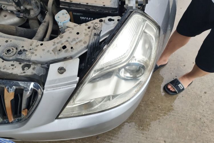 Used Buick Excelle 2013 1.5L Manual Classic Model Engine Bay Left