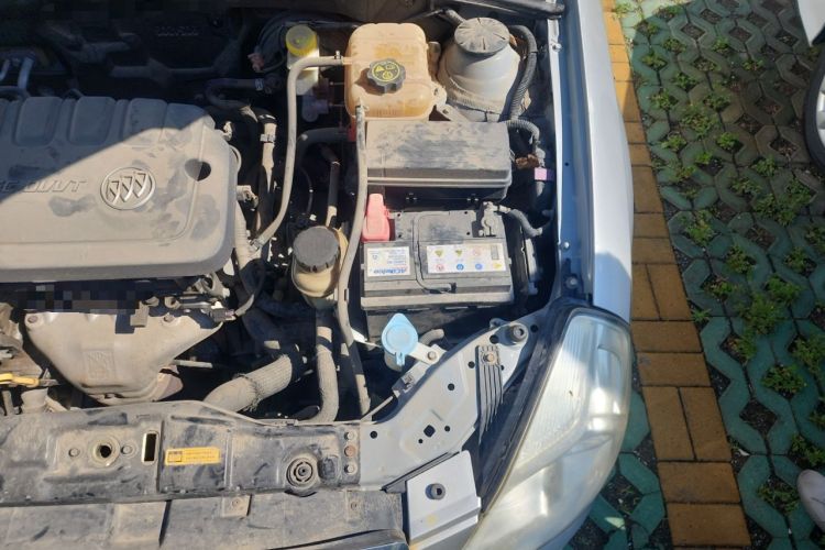 Used Buick Excelle 2013 1.5L Automatic Classic Model Engine Bay Left