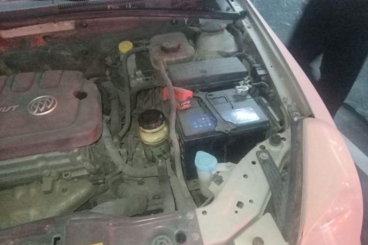 Used Buick Excelle 2013 1.5L Automatic Classic Model Engine Bay Left