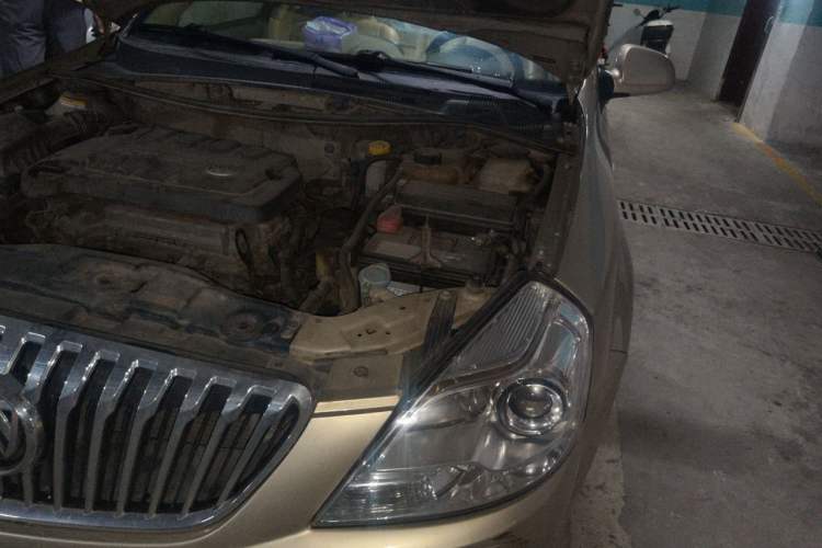 Used Buick Excelle 2013 1.5L Automatic Luxury Model Engine Bay Left