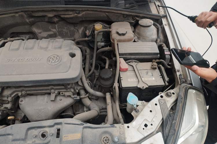 Used Buick Excelle 2013 1.5L Automatic Luxury Model Engine Bay Left