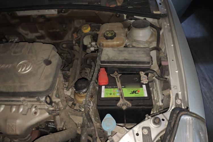 Used Buick Excelle 2013 1.5L Automatic Classic Model Engine Bay Left