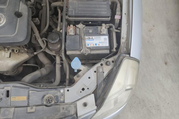 Used Buick Excelle 2013 1.5L Manual Classic Model Engine Bay Left