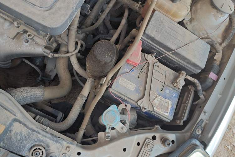 Used Buick Excelle 2013 1.5L Manual Classic Model Engine Bay Left