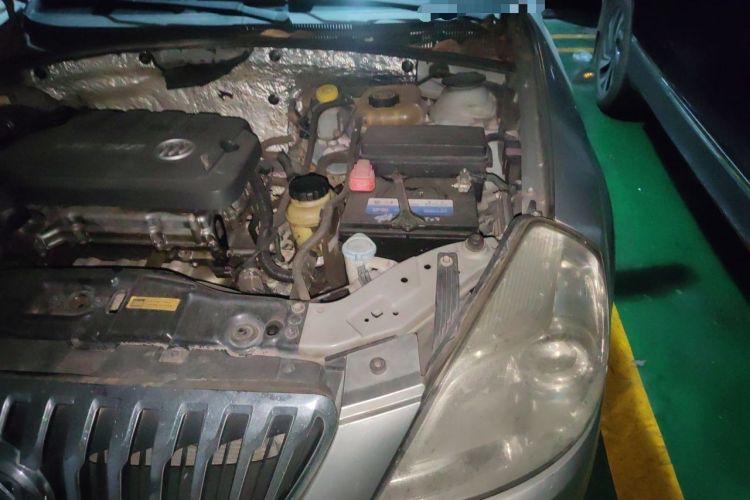 Used Buick Excelle 2013 1.5L Automatic Classic Model Engine Bay Left