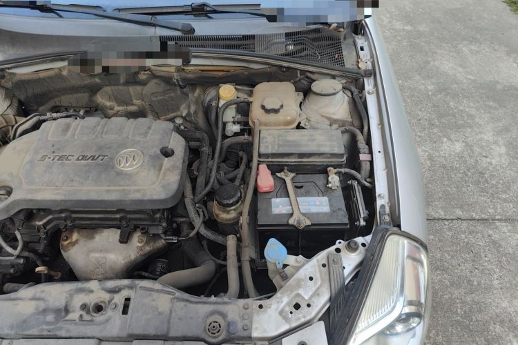 Used Buick Excelle 2013 1.5L Manual Luxury Model Engine Bay Left