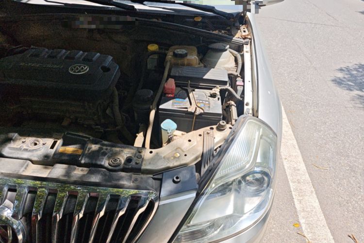 Used Buick Excelle 2013 1.5L Manual Classic Model Engine Bay Left