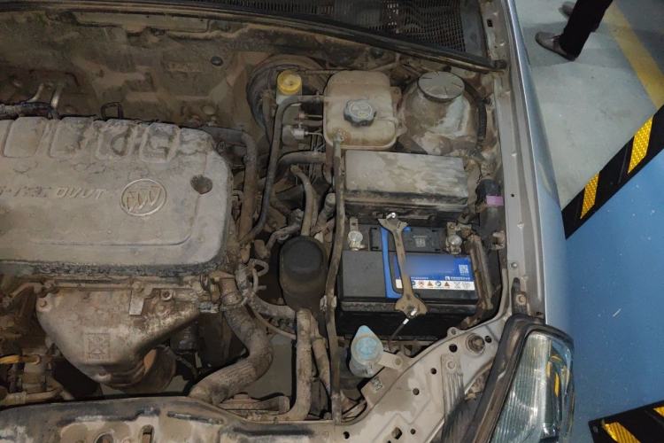 Used Buick Excelle 2013 1.5L Manual Classic Model Engine Bay Left
