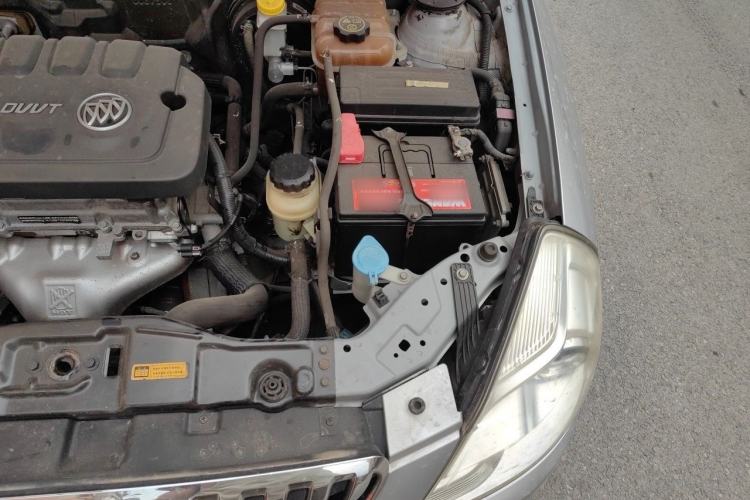 Used Buick Excelle 2013 1.5L Manual Luxury Model Engine Bay Left