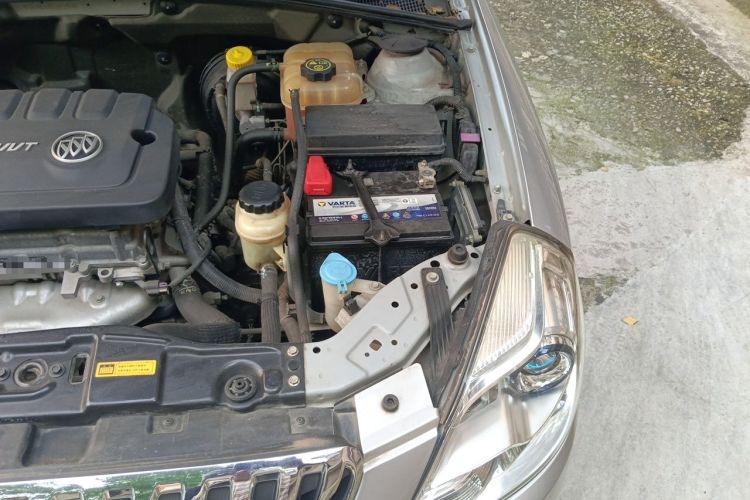 Used Buick Excelle 2013 1.5L Manual Classic Model Engine Bay Left