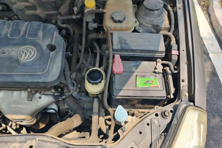 Used Buick Excelle 2013 1.5L Automatic Classic Model Engine Bay Left