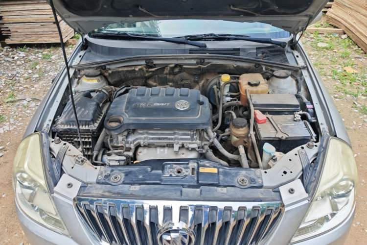 Used Buick Excelle 2013 1.5L Manual Classic Model Engine Bay
