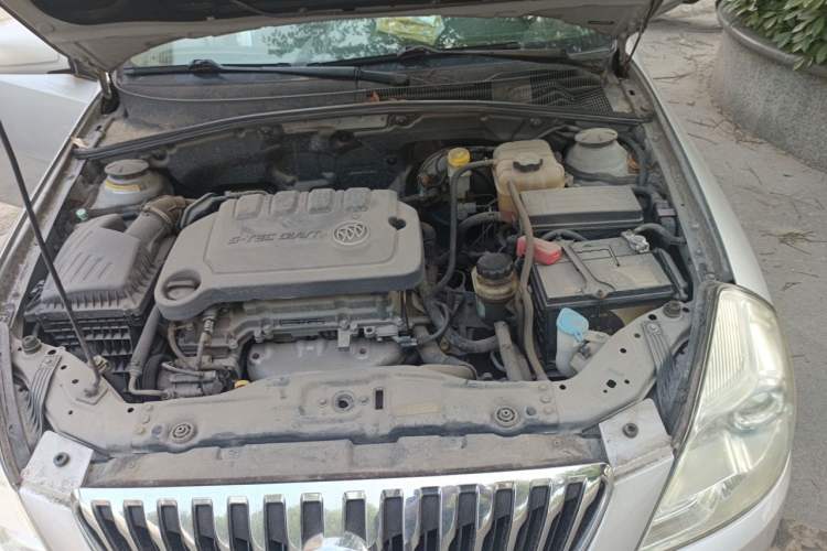 Used Buick Excelle 2013 1.5L Automatic Classic Model Engine Bay