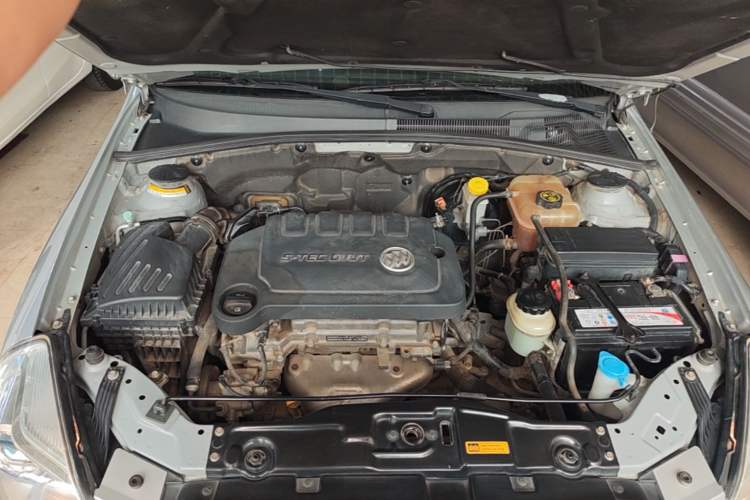 Used Buick Excelle 2013 1.5L Automatic Classic Model Engine Bay