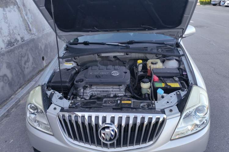 Used Buick Excelle 2013 1.5L Manual Luxury Model Engine Bay