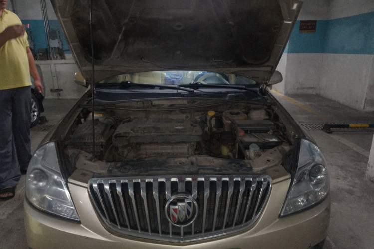 Used Buick Excelle 2013 1.5L Automatic Luxury Model Engine Bay