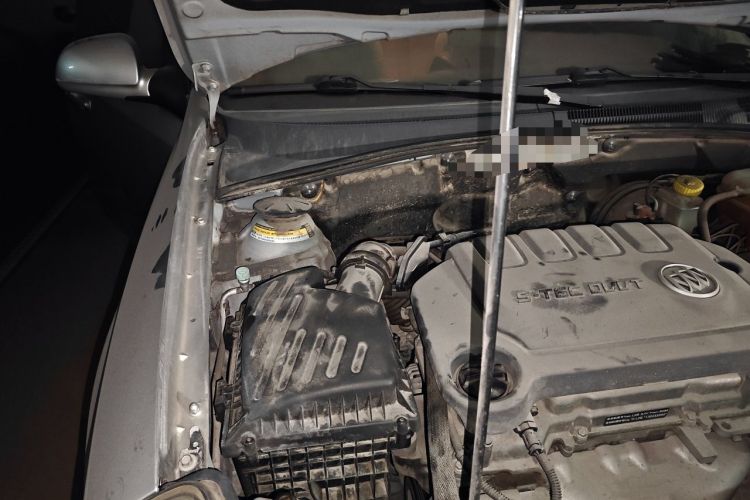Used Buick Excelle 2013 1.5L Automatic Classic Model Engine Bay Right