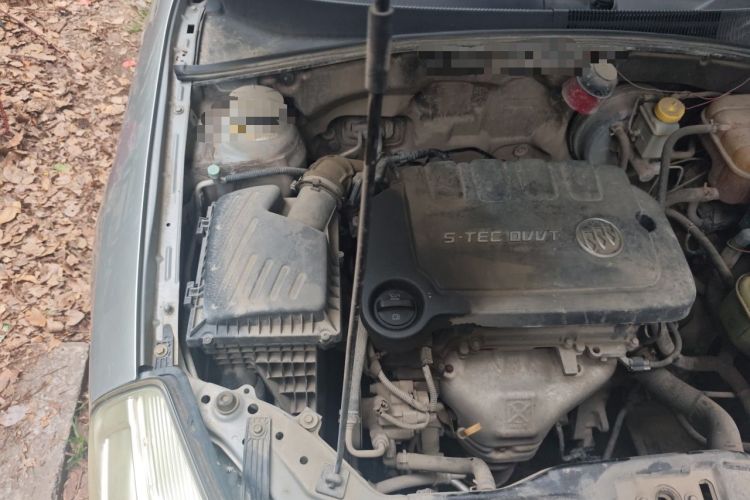 Used Buick Excelle 2013 1.5L Manual Classic Model Engine Bay Right