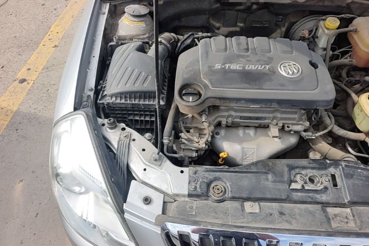 Used Buick Excelle 2013 1.5L Automatic Classic Model Engine Bay Right