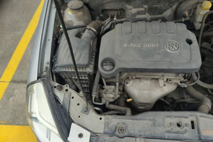 Used Buick Excelle 2013 1.5L Automatic Classic Model Engine Bay Right