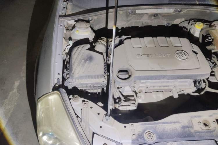 Used Buick Excelle 2013 1.5L Automatic Classic Model Engine Bay Right