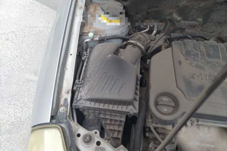 Used Buick Excelle 2013 1.5L Automatic Classic Model Engine Bay Right