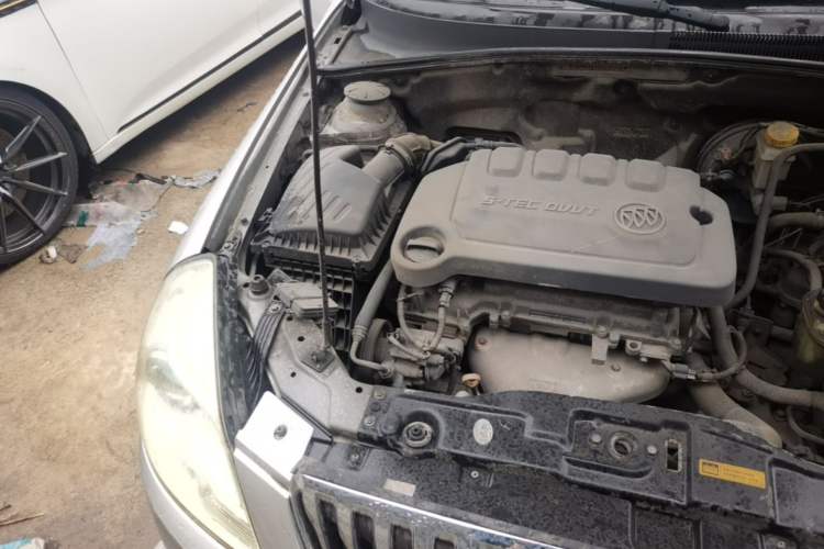 Used Buick Excelle 2013 1.5L Automatic Classic Model Engine Bay Right
