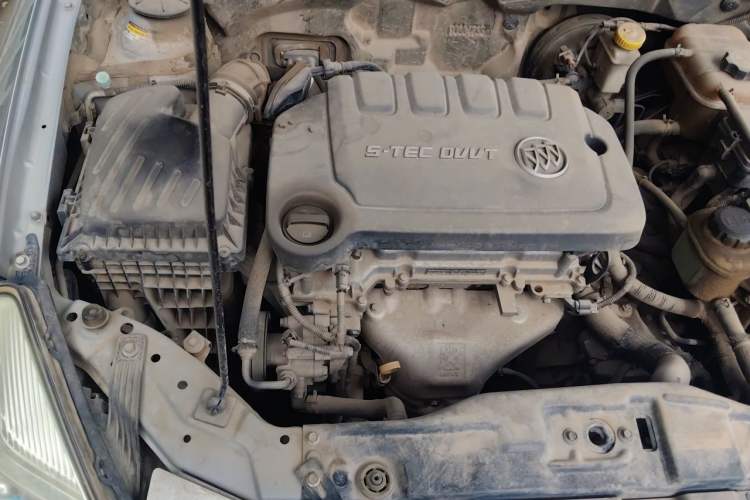 Used Buick Excelle 2013 1.5L Automatic Classic Model Engine Bay Right