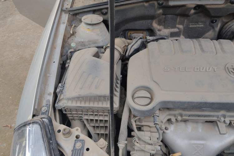 Used Buick Excelle 2013 1.5L Automatic Luxury Model Engine Bay Right