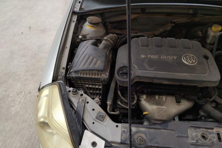 Used Buick Excelle 2013 1.5L Automatic Classic Model Engine Bay Right