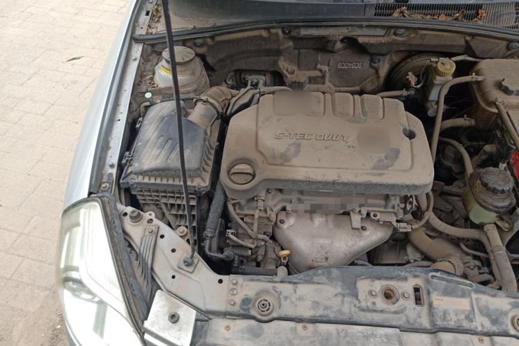 Used Buick Excelle 2013 1.5L Automatic Classic Model Engine Bay Right