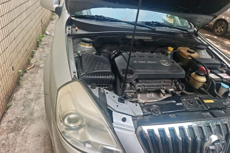 Used Buick Excelle 2013 1.5L Automatic Classic Model Engine Bay Right