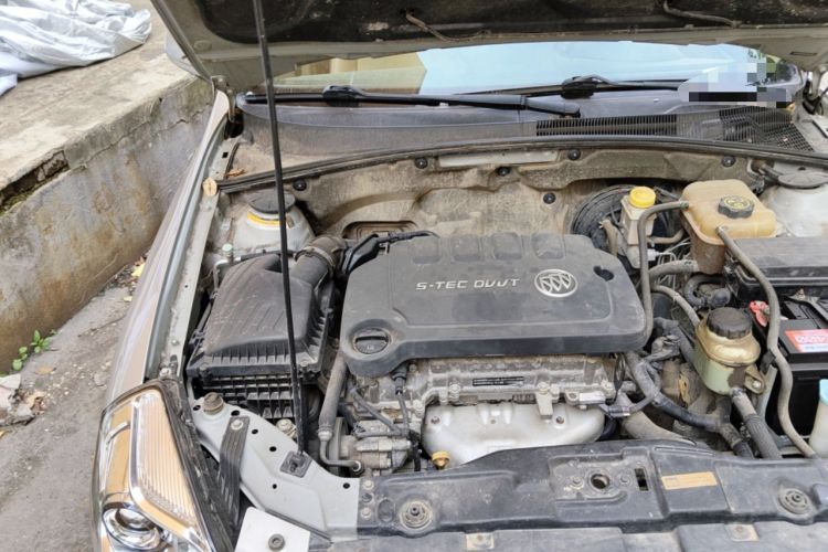 Used Buick Excelle 2013 1.5L Manual Classic Model Engine Bay Right