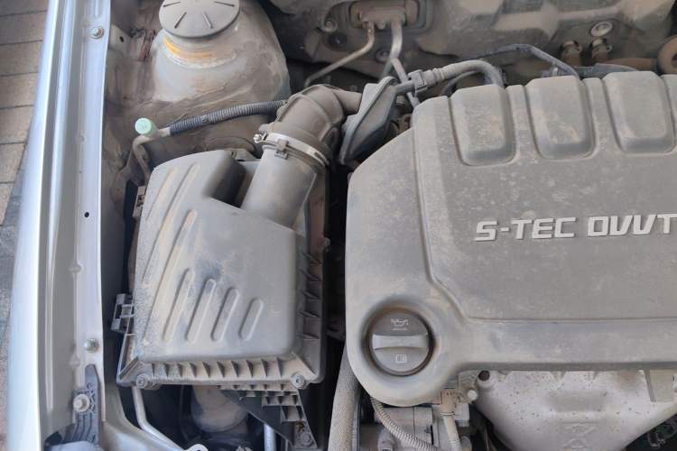 Used Buick Excelle 2013 1.5L Automatic Classic Model Engine Bay Right