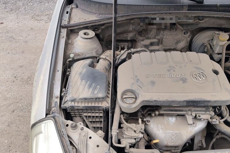 Used Buick Excelle 2013 1.5L Manual Classic Model Engine Bay Right