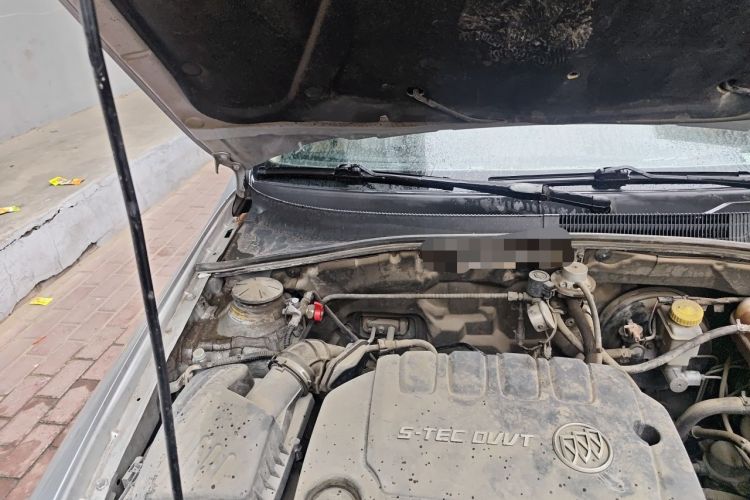 Used Buick Excelle 2013 1.5L Automatic Classic Model Engine Bay Right