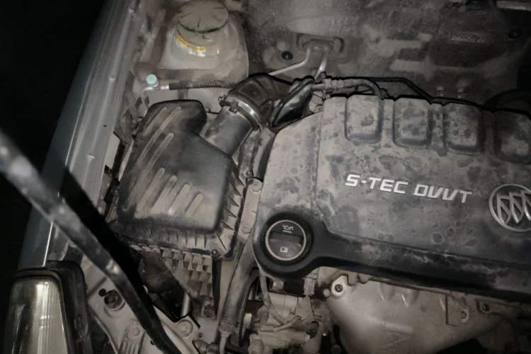 Used Buick Excelle 2013 1.5L Automatic Classic Model Engine Bay Right