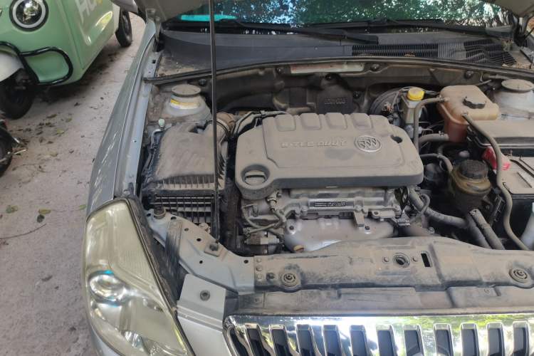 Used Buick Excelle 2013 1.5L Automatic Classic Model Engine Bay Right