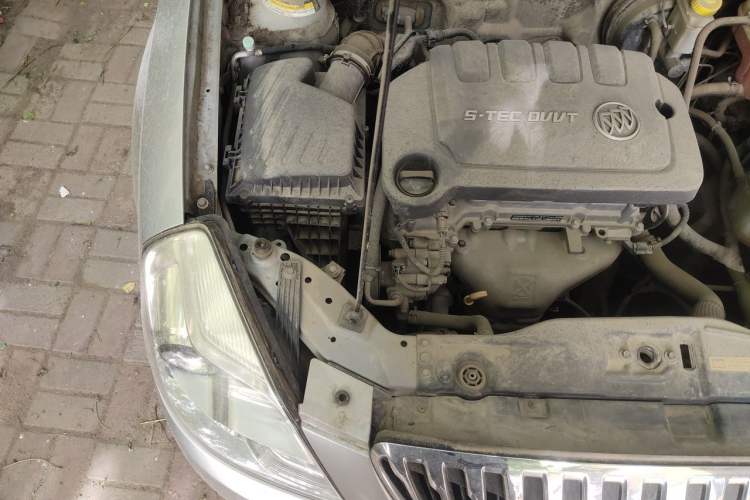Used Buick Excelle 2013 1.5L Manual Luxury Model Engine Bay Right