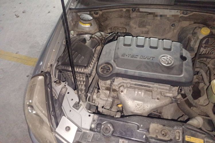 Used Buick Excelle 2013 1.5L Manual Classic Model Engine Bay Right