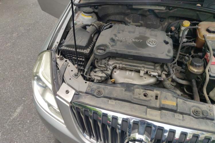 Used Buick Excelle 2013 1.5L Automatic Luxury Model Engine Bay Right