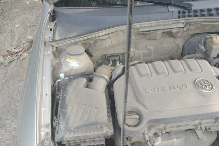 Used Buick Excelle 2013 1.5L Automatic Classic Model Engine Bay Right