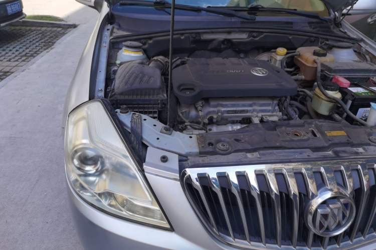 Used Buick Excelle 2013 1.5L Manual Classic Model Engine Bay Right