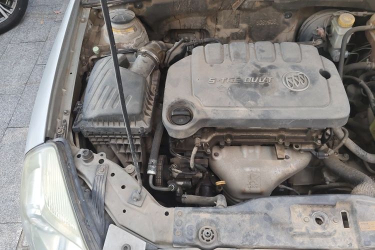 Used Buick Excelle 2013 1.5L Automatic Classic Model Engine Bay Right